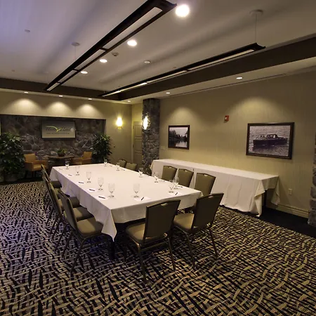 1000 Islands Harbor Hotel-3