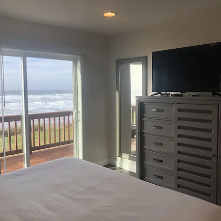 Sailor Jack Oceanfront Motel-3