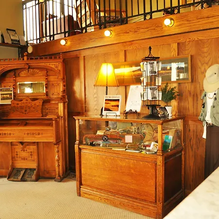 Murray Hotel Livingston-3
