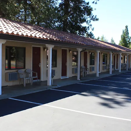 Gold Trail Motor Lodge-3
