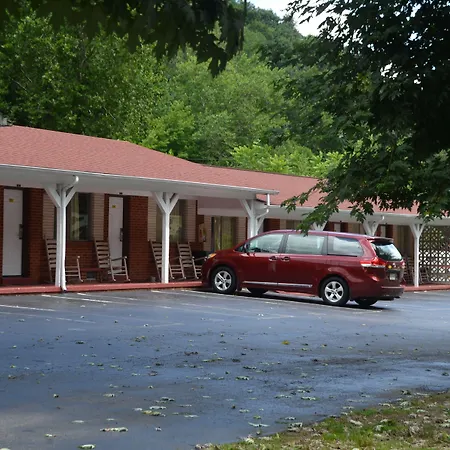 Travelowes Motel - Maggie Valley-2