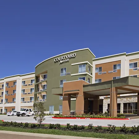 Courtyard By Marriott Victoria-3