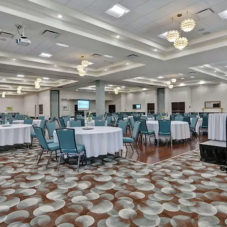 Hilton Garden Inn And Fayetteville Convention Center-3