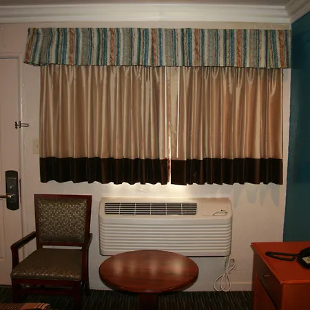 Civic Center Lodge / Lake Merritt Bart-3