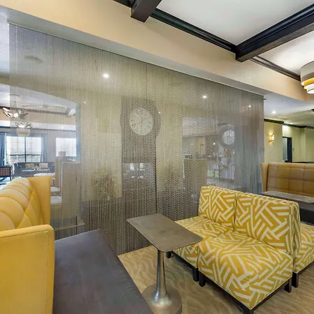 Best Western Plus Emerald Inn & Suites-2