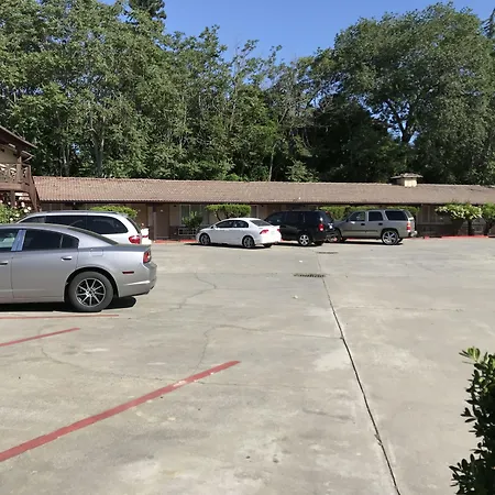 Red Bluff Inn-3