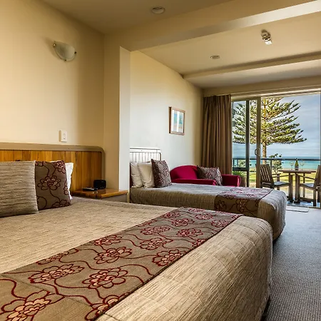 Pebble Beach Motor Inn-2