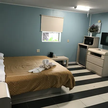 Apollo Inn - Cocoa-3