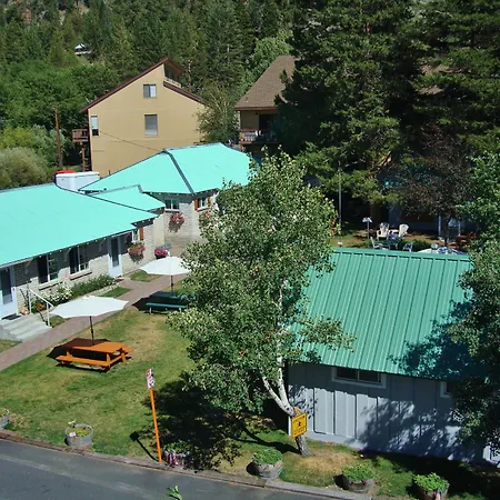 Lake Front Cabins-2