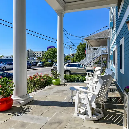 Commander Beach House Hotel-2