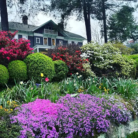 Abbington Green Bed & Breakfast Inn-2