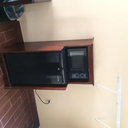 Diamond Inn & Suites-2