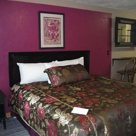 Caboose Motel & Gift Shop-2
