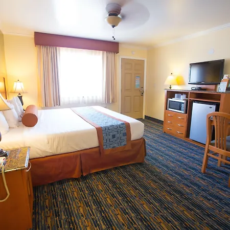 Beachwalker Inn & Suites-2