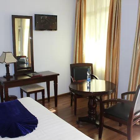 Oasis Hotel Apartment-3