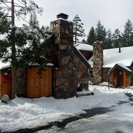 Embers Lodge & Cabins-3