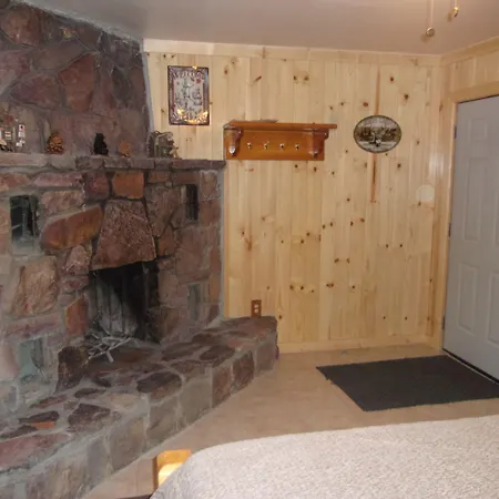 Embers Lodge & Cabins-2