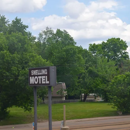 Snelling Motor Inn-3