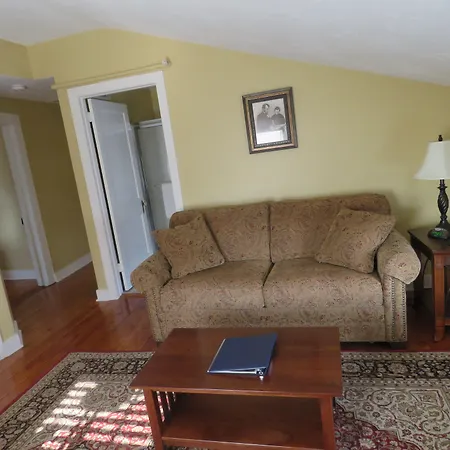 The Swope Manor Bed & Breakfast-3