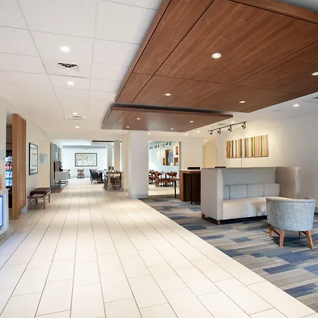 Holiday Inn Express & Suites Manhattan By Ihg-3