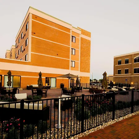 Courtyard Bay City-3