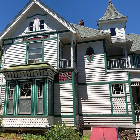 Antique Rose Inn Windham-3
