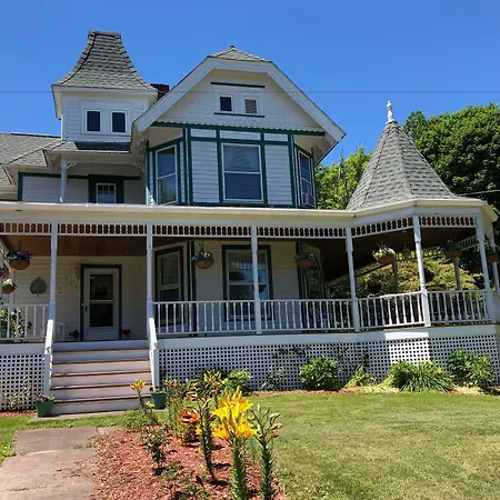 Antique Rose Inn Windham-2