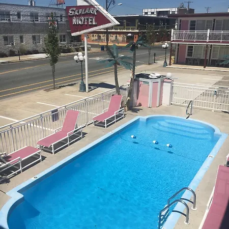 Skylark Resort Motel-2