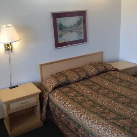 Ski'S Western Motel-3