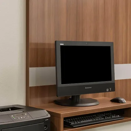 Microtel Inn & Suites By Wyndham Altoona-2