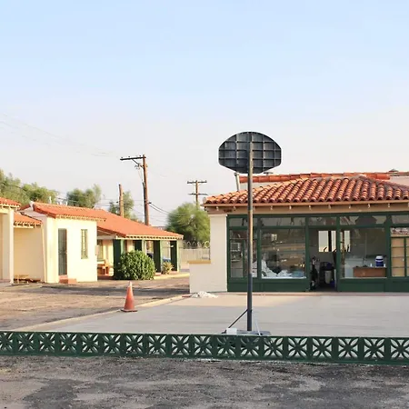 Economy Inn-3