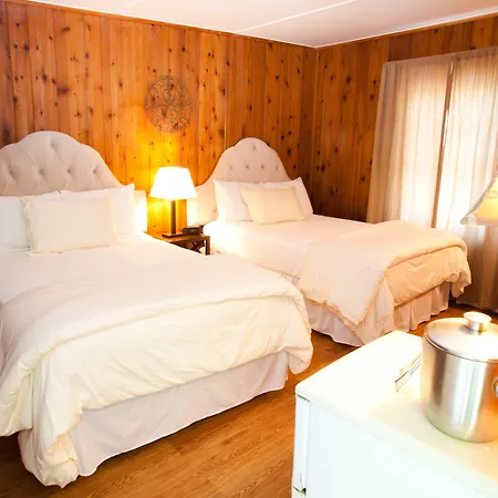 Whispering Winds Motel-2
