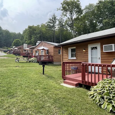 Hill View Motel And Cottages-3