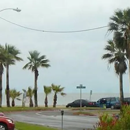 Regency Inn Motel By The Beach-3