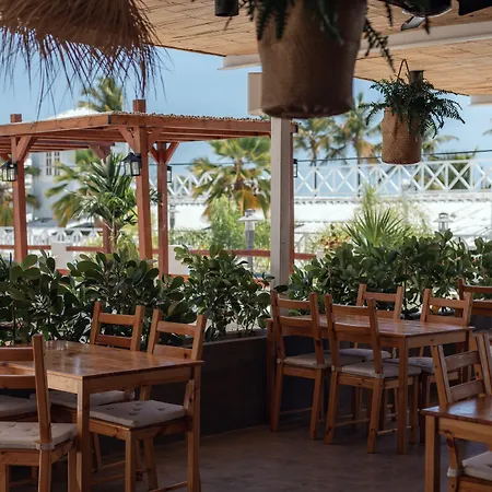 Parguera Plaza Hotel - Adults Only-3