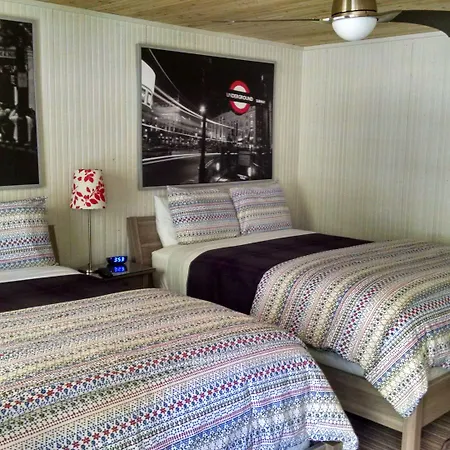 The Saugatuck Retro Resort-3