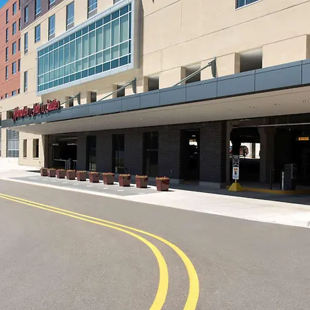 Hampton Inn & Suites Grand Rapids Downtown-3