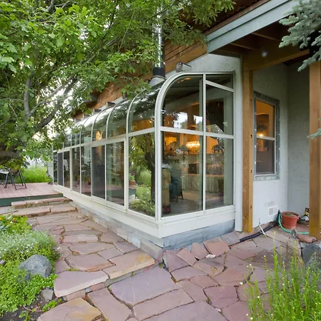 Mariposa Lodge Bed And Breakfast-2
