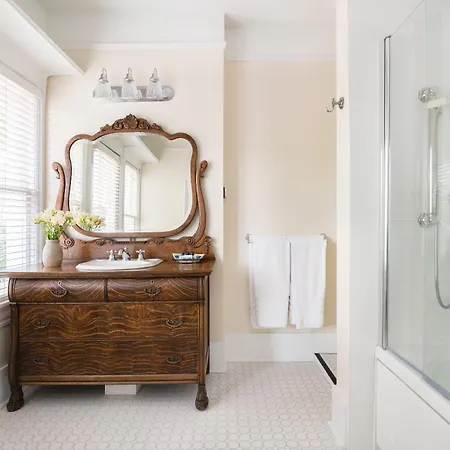 Chestnut Street Inn B&B-3