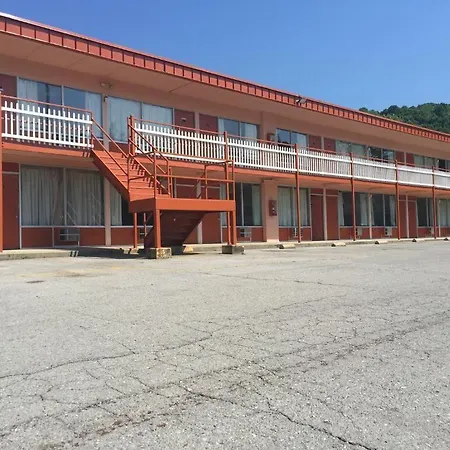 Daniel Boone Motor Inn-3