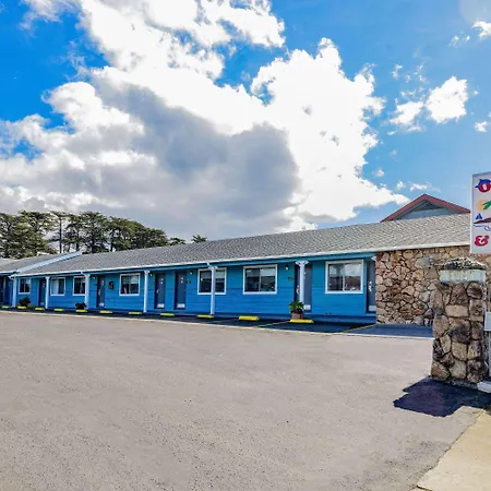 Oceanside Inn & Suites, A Days Inn By Wyndham-3