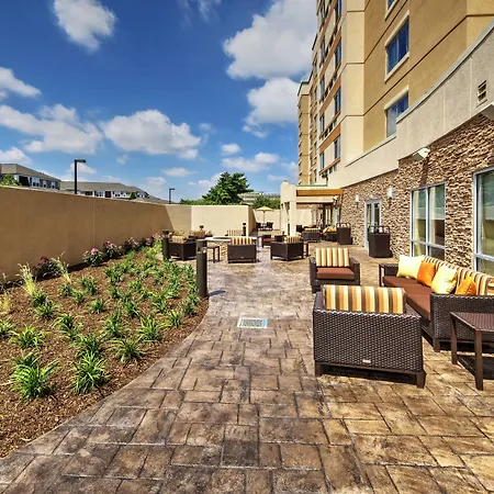 Courtyard By Marriott Westbury Long Island-2