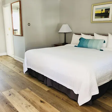 Hyannis Inn-3