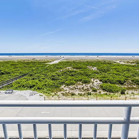 Crusader Oceanfront Resort-2