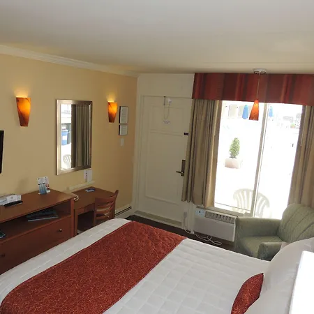 Fleur De Lis Beach Motel-3