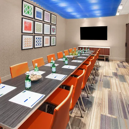 Holiday Inn Express & Suites - Sterling Heights-Detroit Area By Ihg-2