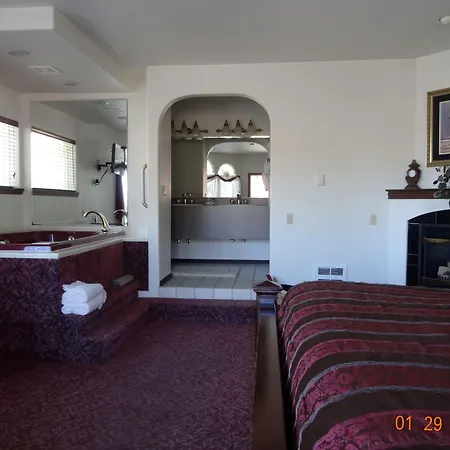 Breakers Boutique Inn-3