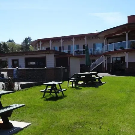 Breakers Boutique Inn-2