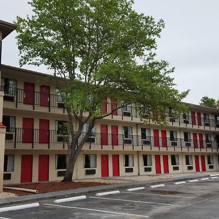 Tricove Inn & Suites-2