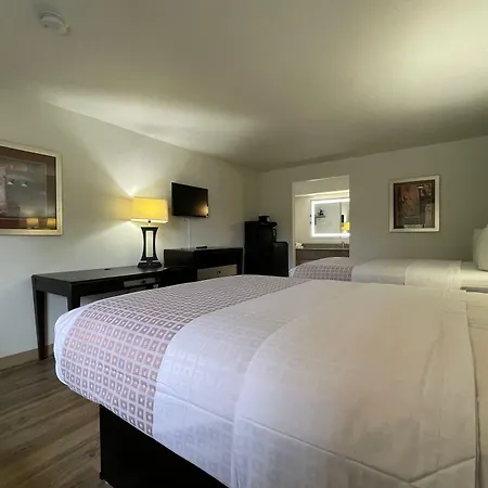 Tricove Inn & Suites-3